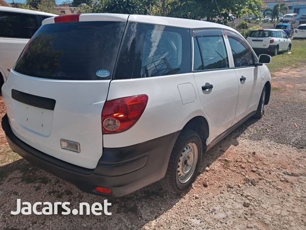 Nissan AD Wagon 1,5L 2016-4