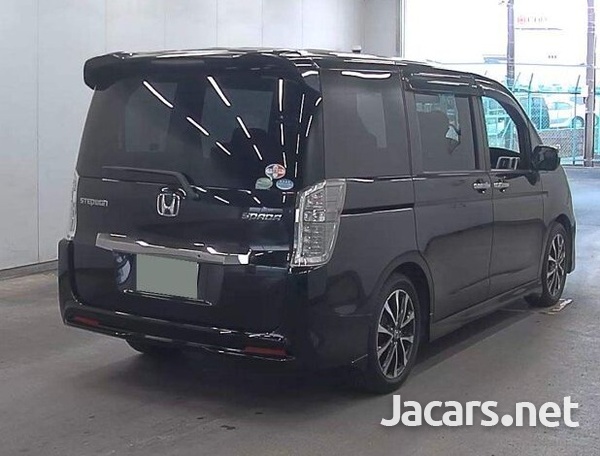 Honda Stepwgn Spada 2,0L 2013-2