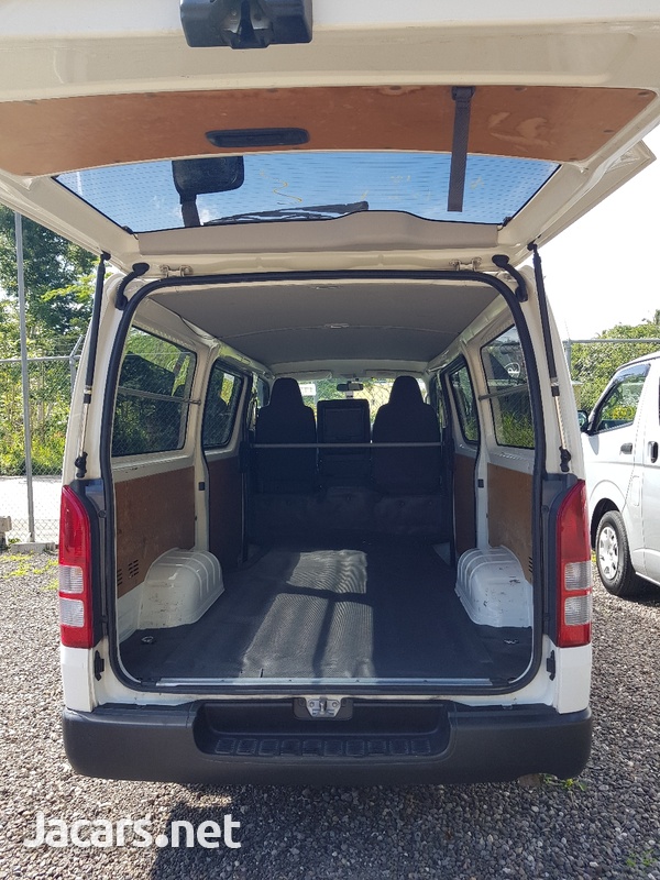 2016 Toyota Hiace-7