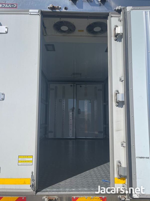 2018 Isuzu Elf-5