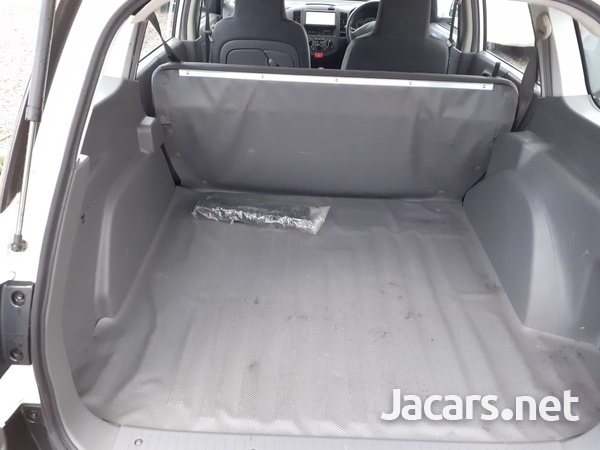 Nissan AD Wagon 1,5L 2016-7