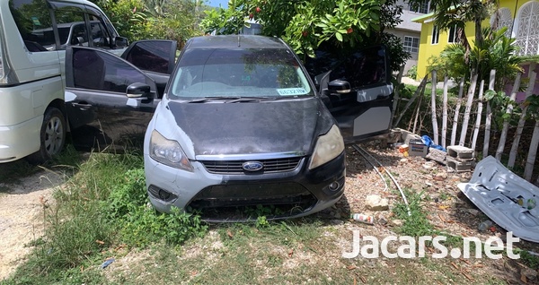 Ford Focus 1,6L 2010-1