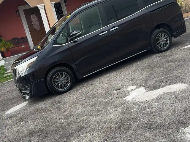 Toyota Esquire 2,0L 2015, Saint James - 16