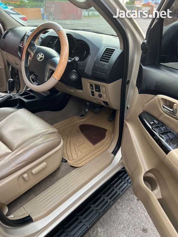 Toyota Fortuner 2,7L 2014-2