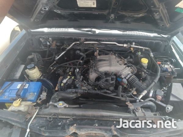 Nissan Frontier 3,0L 2000-5