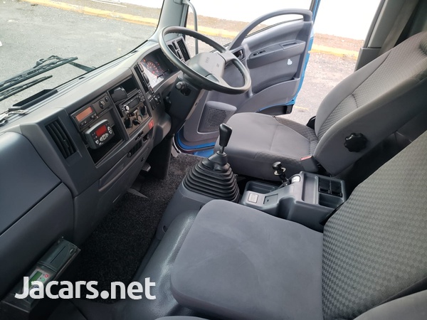 2010 Isuzu 11 ton Freezer Truck-10