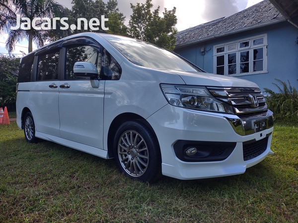 Honda Stepwgn Spada 2,0L 2014-3
