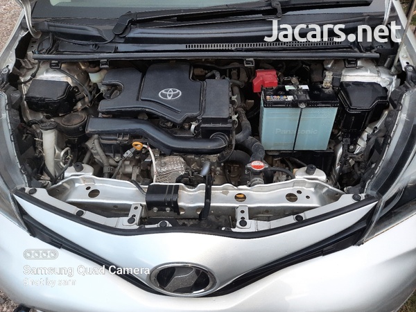 Toyota Vitz 1,0L 2015-4