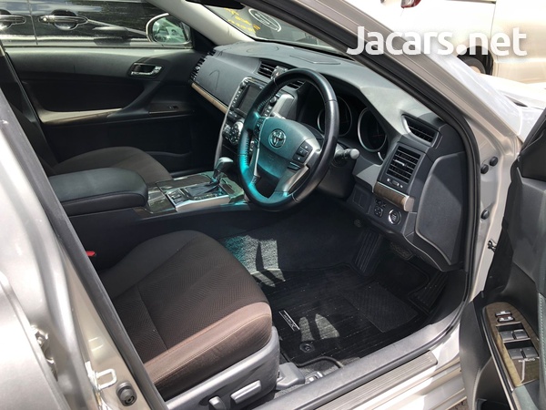 Toyota Mark X 2,5L 2016-7