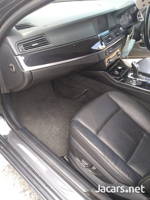 BMW 5-Series 2,3L 2011-7
