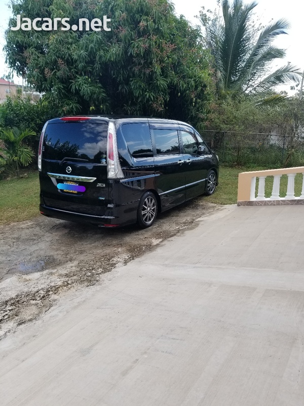 Nissan Serena 2,0L 2012-2
