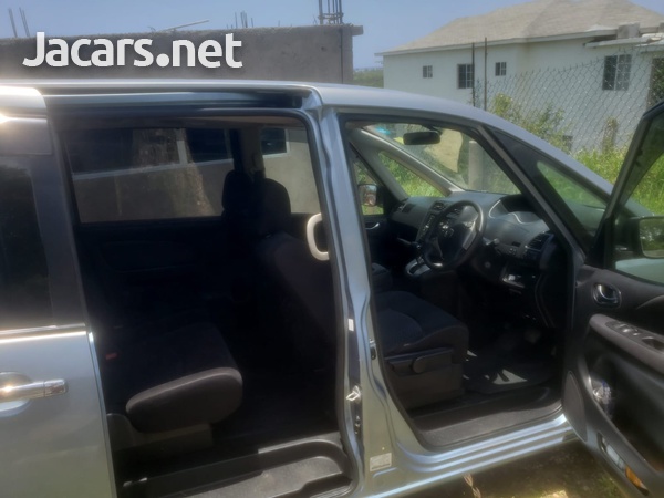 Nissan Serena 2,0L 2013-5