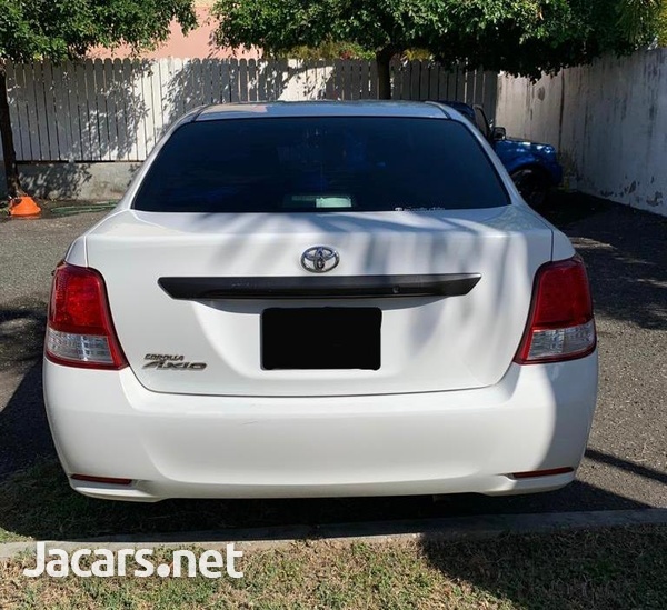 Toyota Axio 1,5L 2013-3