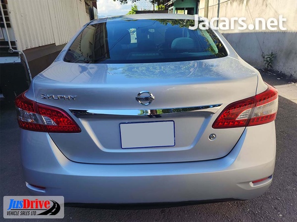 Nissan Sylphy 1,5L 2013-5