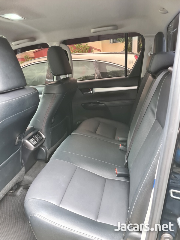 Toyota Hilux 2,8L 2021-3