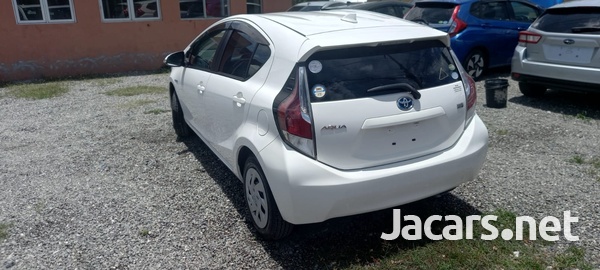 Toyota Aqua 1,5L 2017-3