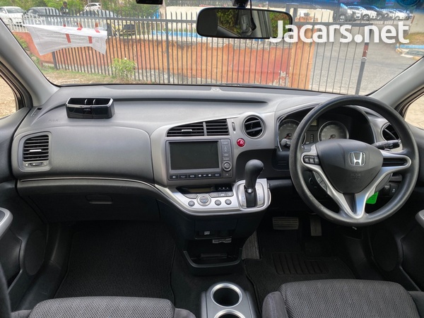 Honda Stream 1,8L 2013-10