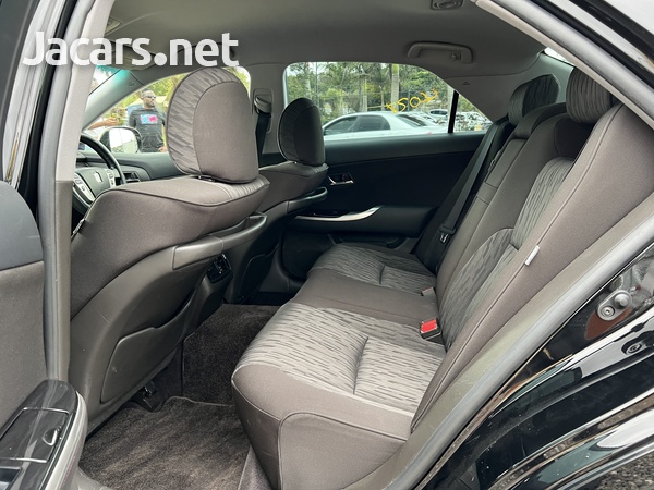 Toyota Crown 2,5L 2012-8