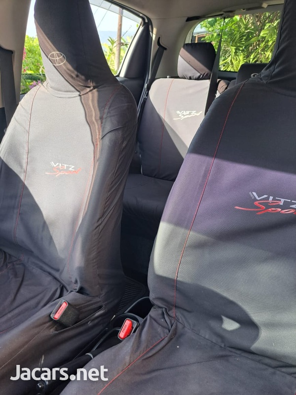 Toyota Vitz 1,3L 2012-11