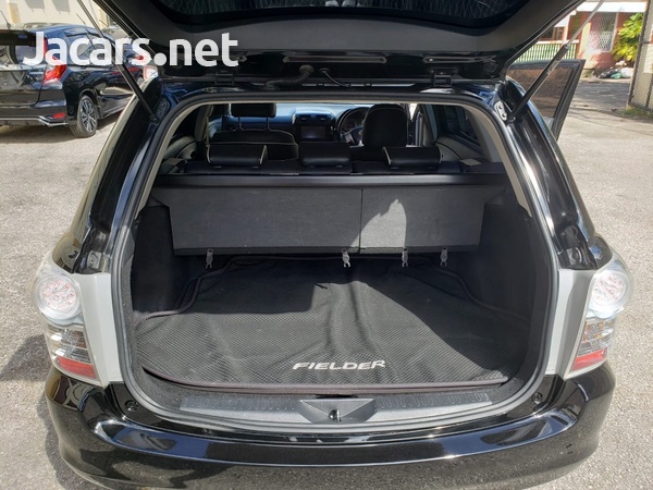 Toyota Fielder 1,8L 2012-8