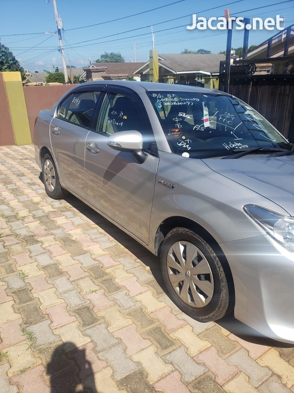Toyota Axio 1,5L 2015-4