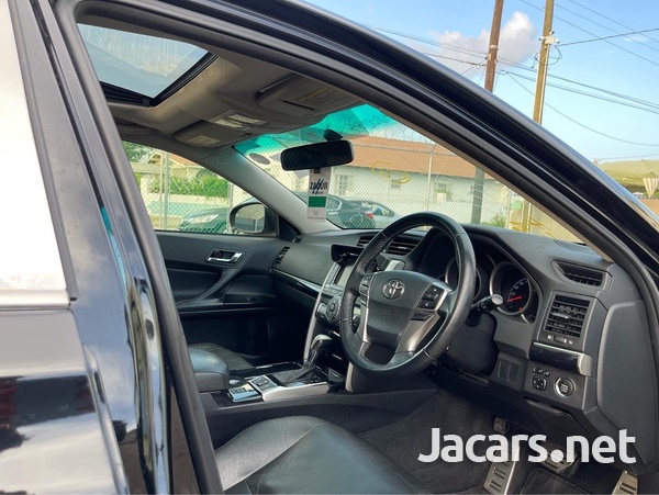 Toyota Mark X 2,5L 2013-6