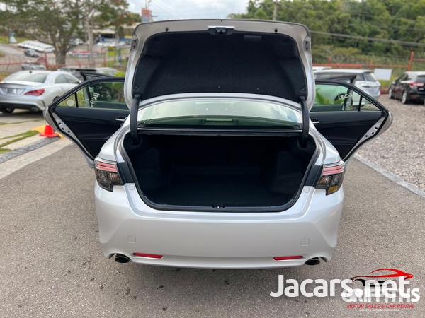 Toyota Mark X 2,5L 2017-7