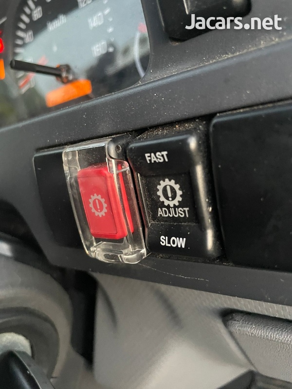 2014 Isuzu Elf-5