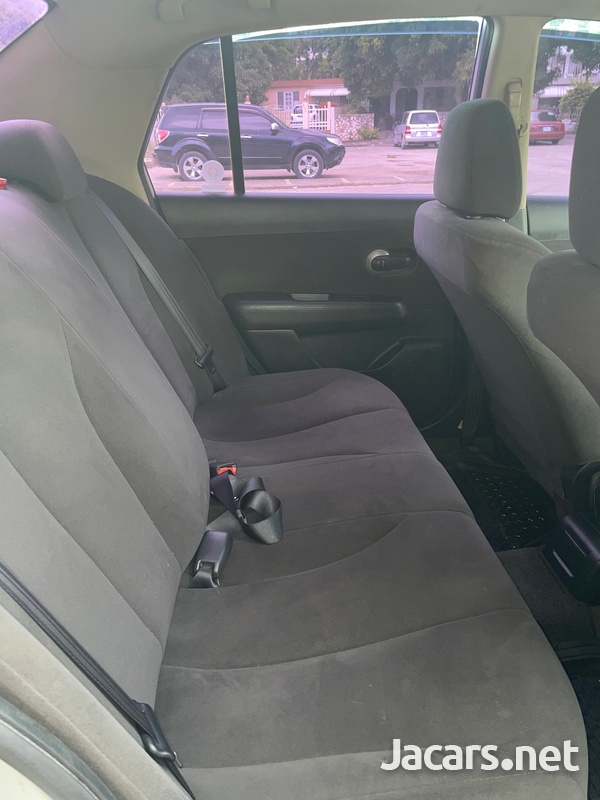 Nissan Tiida 1,5L 2010-8