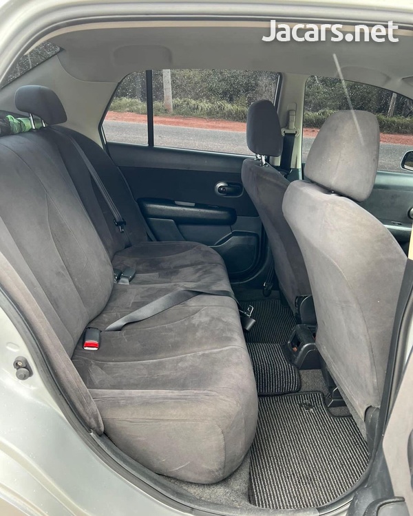 Nissan Tiida 1,5L 2011-8