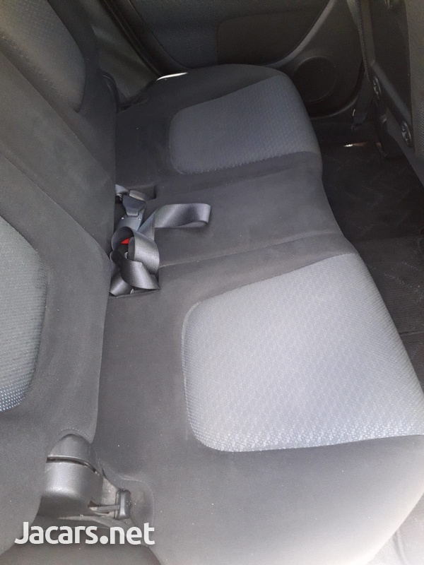 Nissan Wingroad 1,5L 2010-10