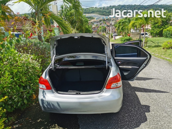 Toyota Yaris 1,6L 2010-4