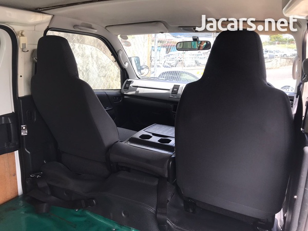 Toyota Hiace 2,5L 2012-8