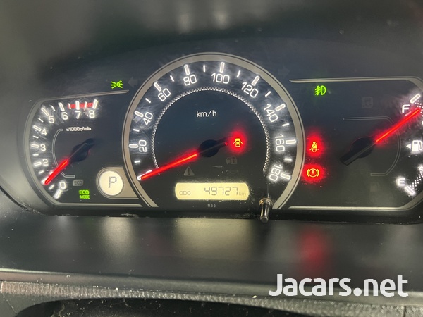 Toyota Noah 2,0L 2015-7