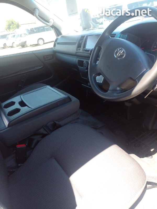 Toyota Hiace 2,0L 2014-2