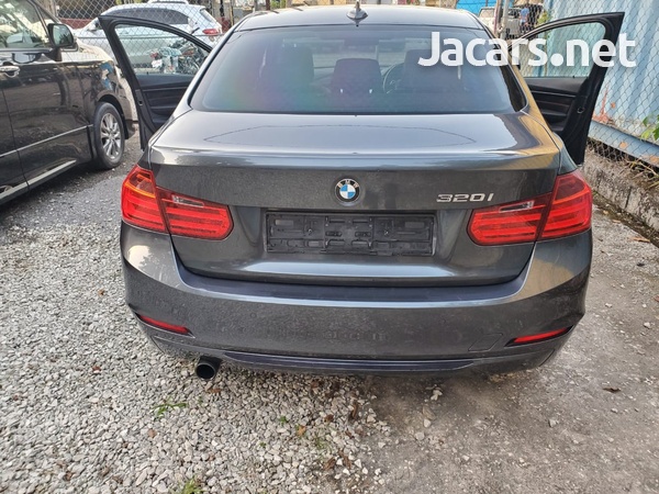 BMW 3-Series 2,0L 2012-8