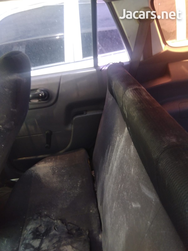 Nissan AD Wagon 1,5L 2013-8
