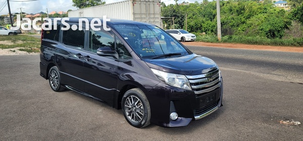 Toyota Noah 2,0L 2014-1