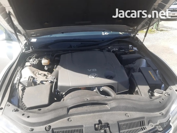 Toyota Mark X 2,5L 2013-10