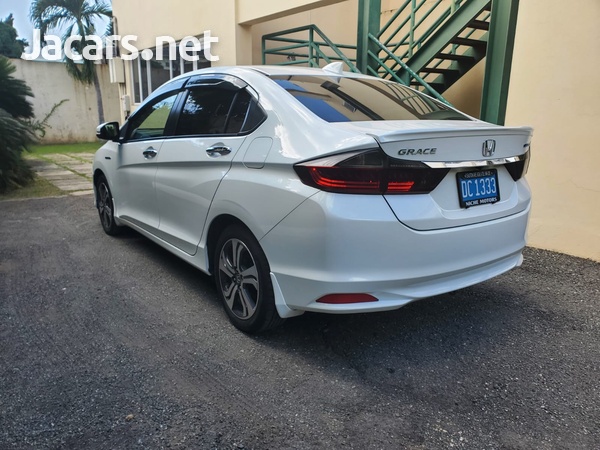 Honda Grace 1,5L 2015