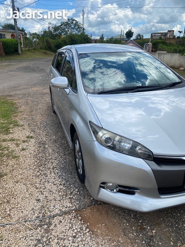 Toyota Wish 1,8L 2013