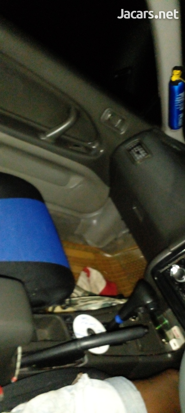 Nissan AD Expert 1,8L 2002-6