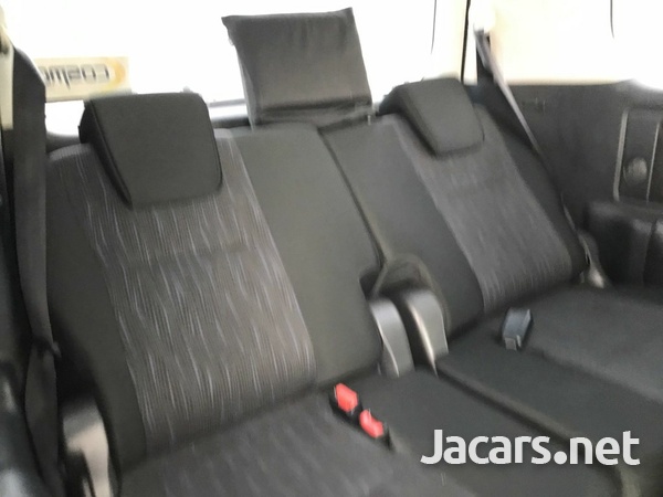 Toyota Noah 2,0L 2013-12