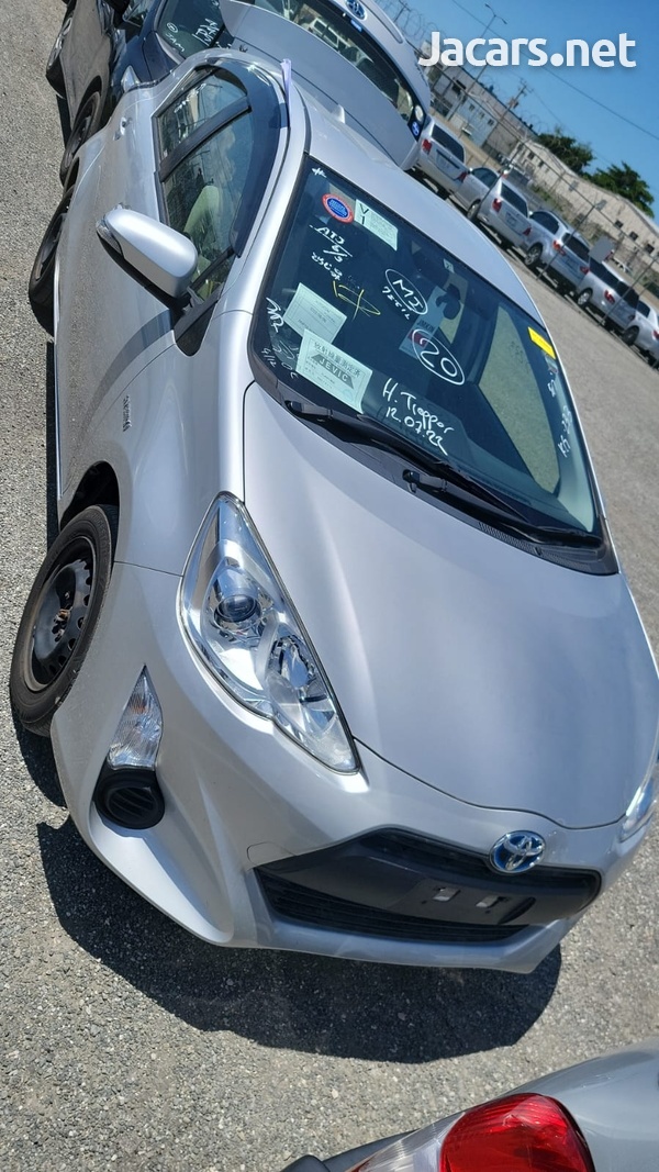 Toyota Aqua 1,5L 2017-1