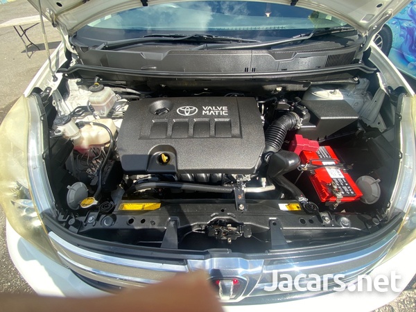 Toyota Isis 1,9L 2014-12