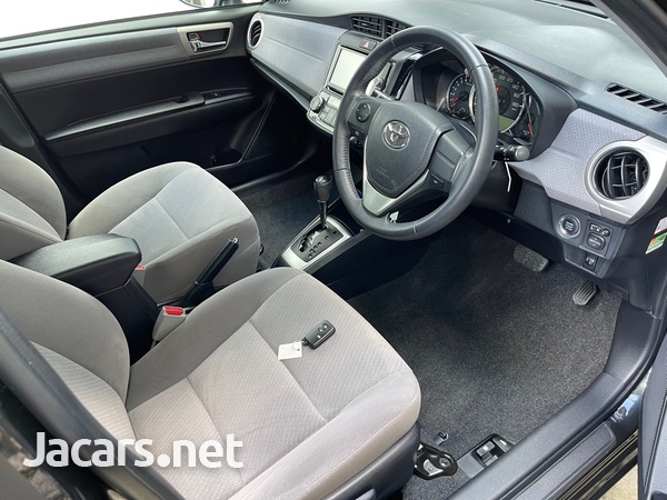 Toyota Axio 1,5L 2013-7