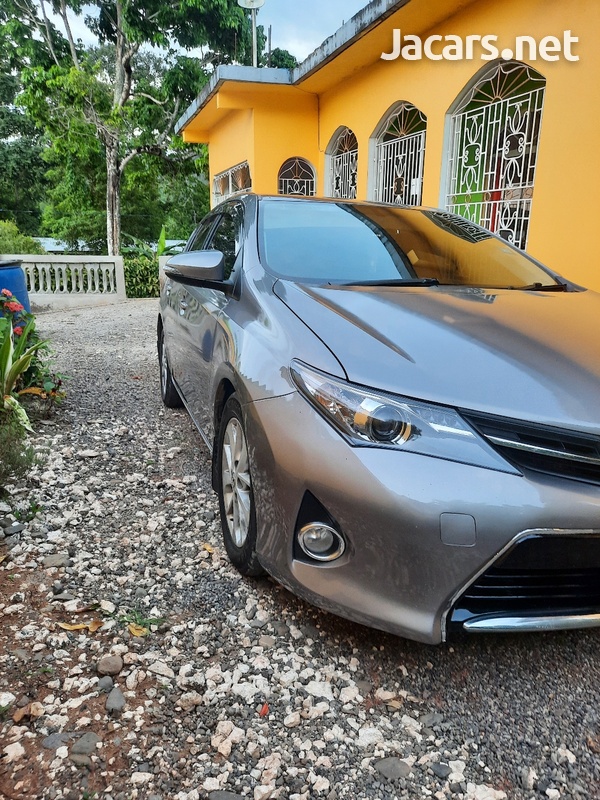 Toyota AURIS 1,8L 2012-1
