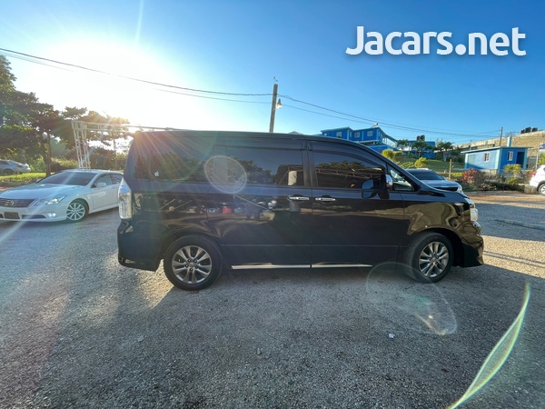 Toyota Voxy 2,0L 2012-12