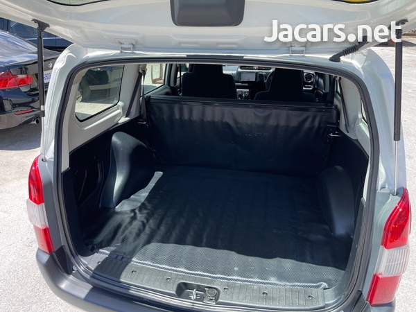 Toyota Succeed 1,5L 2017-5