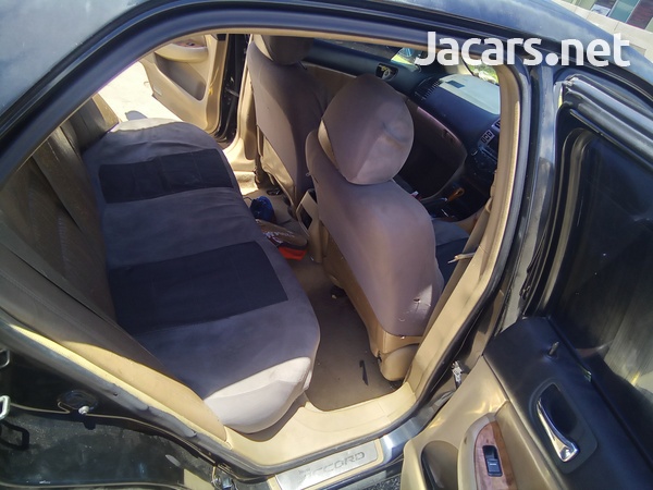 Honda Accord 2,0L 2004-3